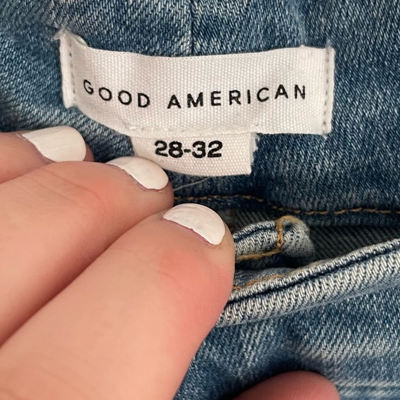 Good American Good Legs light-medium wash jeans - Picture 3 of 5